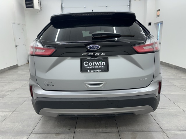 2024 Ford Edge SEL photo 3