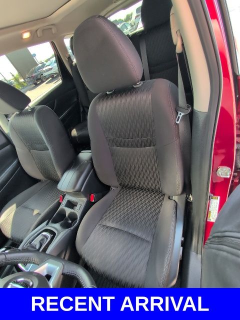 2020 Nissan Rogue SV photo 6