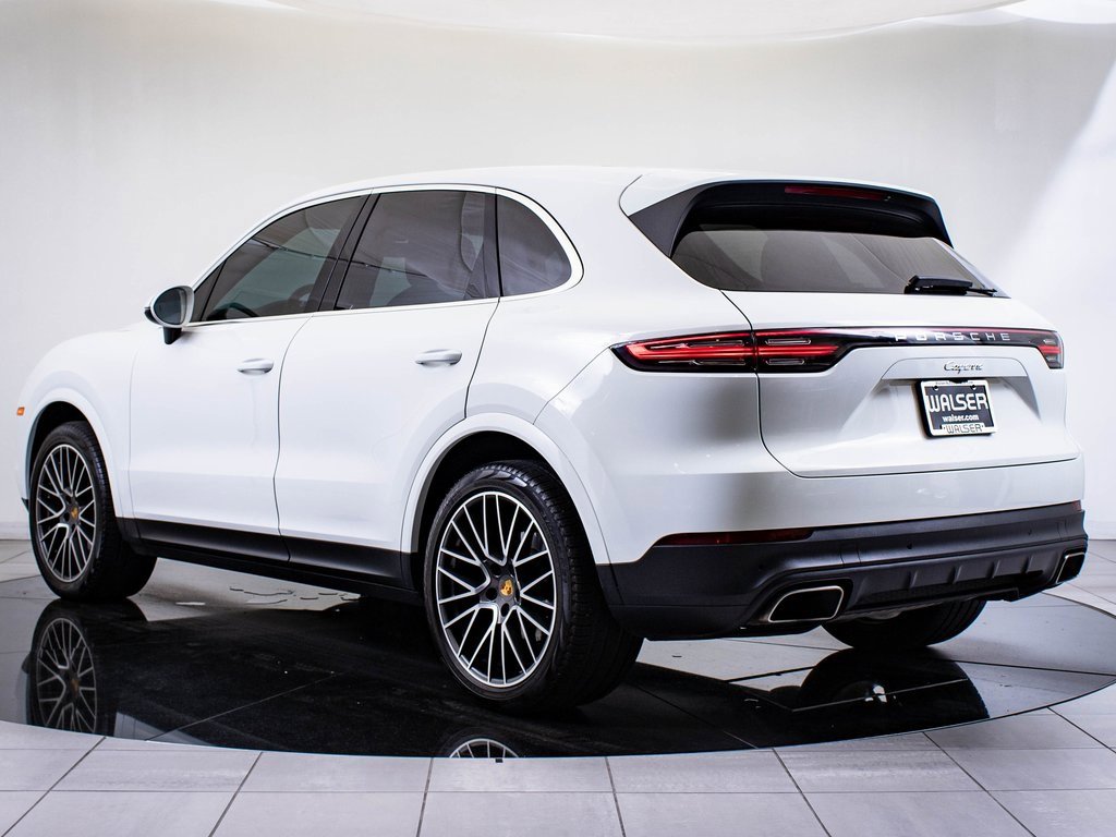 2021 Porsche Cayenne photo 3