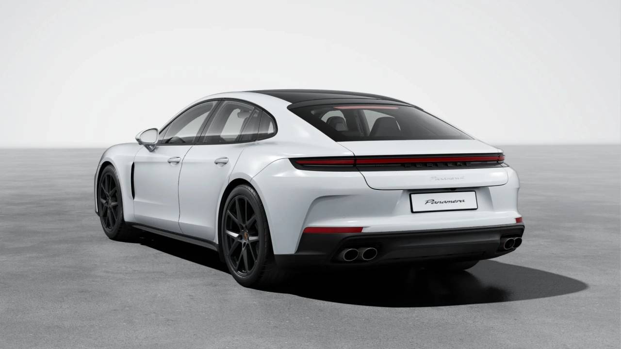 2026 Porsche Panamera 4 photo 2