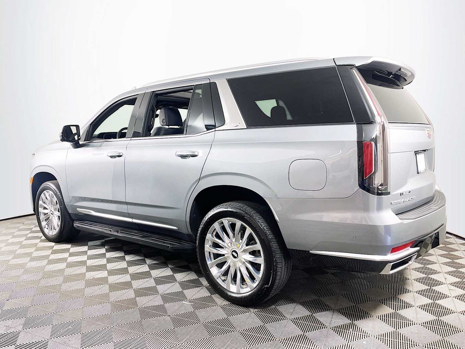 2023 Cadillac Escalade Premium Luxury photo 6