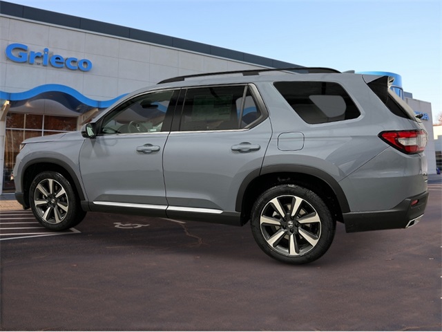 2025 Honda Pilot Touring photo 2