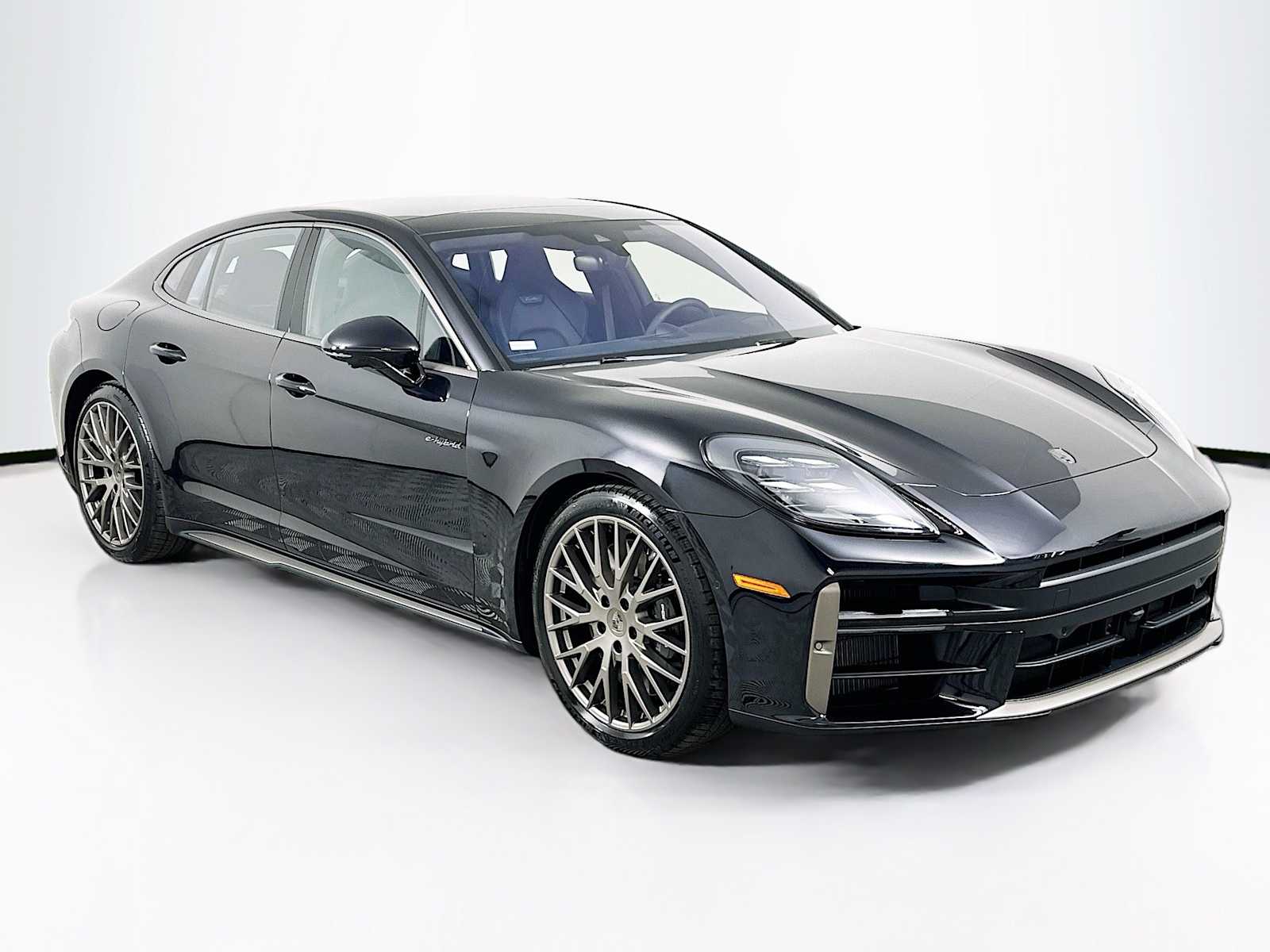 2025 Porsche Panamera Turbo E-Hybrid photo 7
