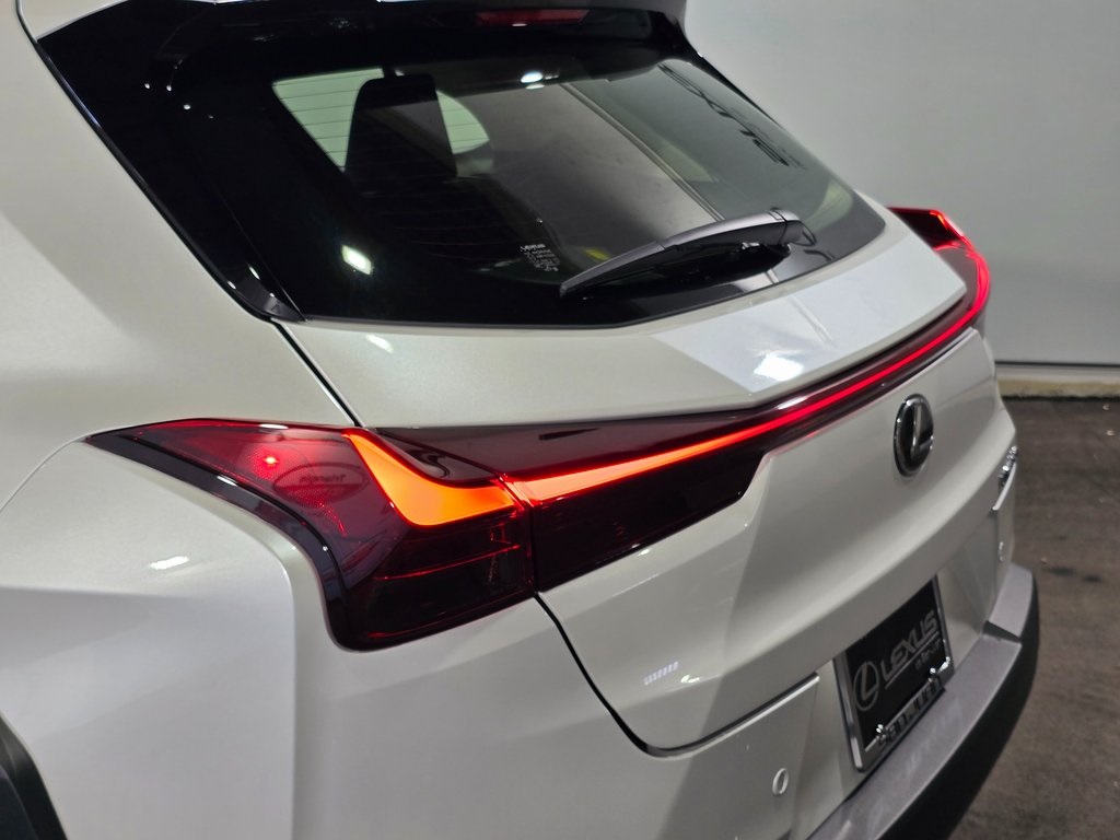 2025 Lexus UX photo 8