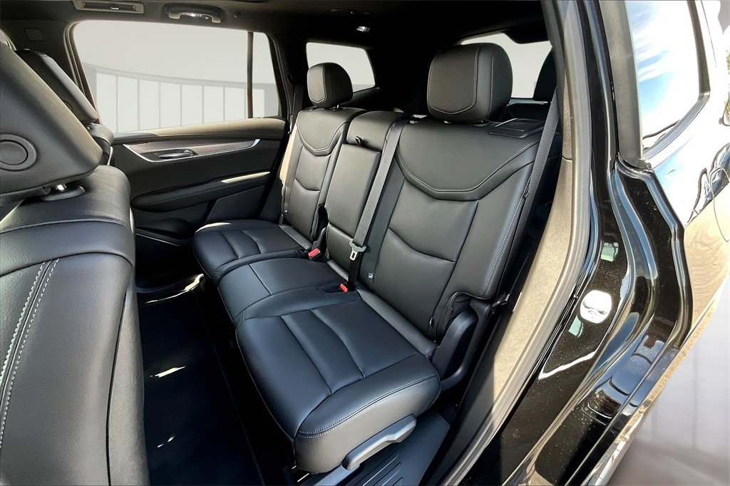 2025 Cadillac XT6 Luxury photo 8