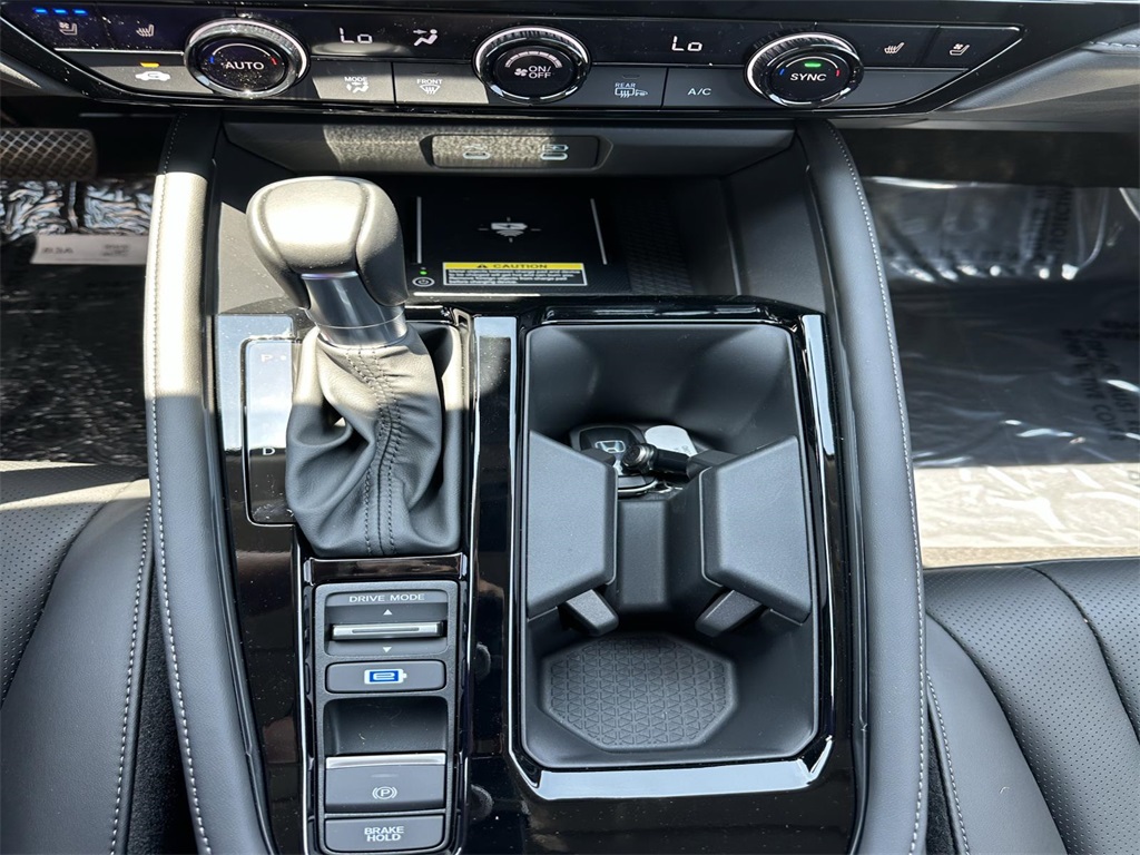 2025 Honda Accord Hybrid Touring photo 16