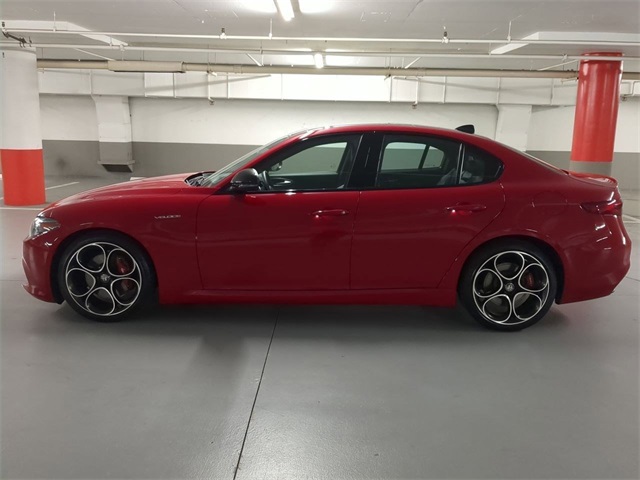 2022 Alfa Romeo Giulia Ti - VELOCE photo 4