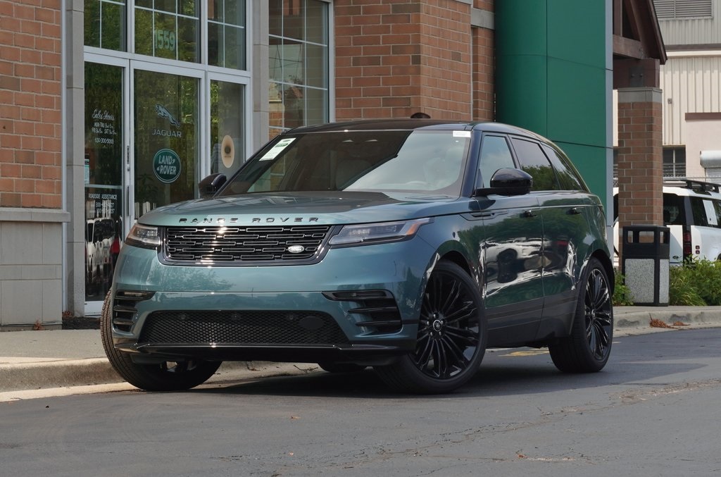 2026 Land Rover Range Rover Velar Dynamic SE