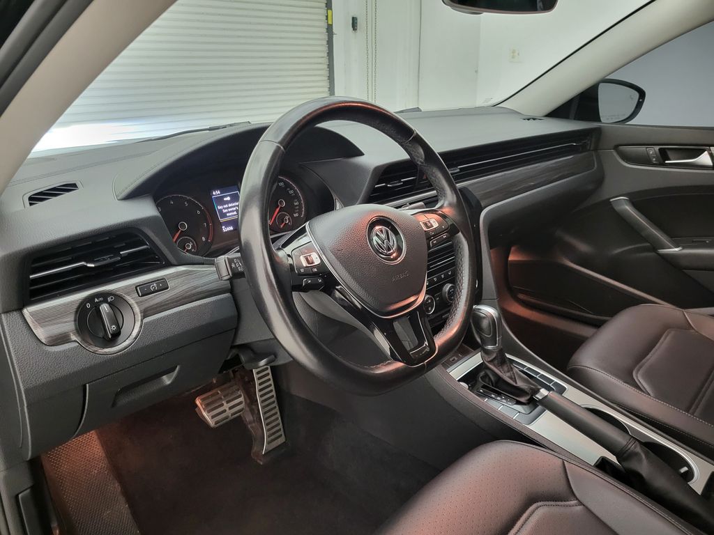 2020 Volkswagen Passat 2.0T R-Line photo 27