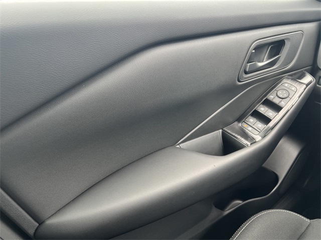 2025 Nissan Rogue S photo 17