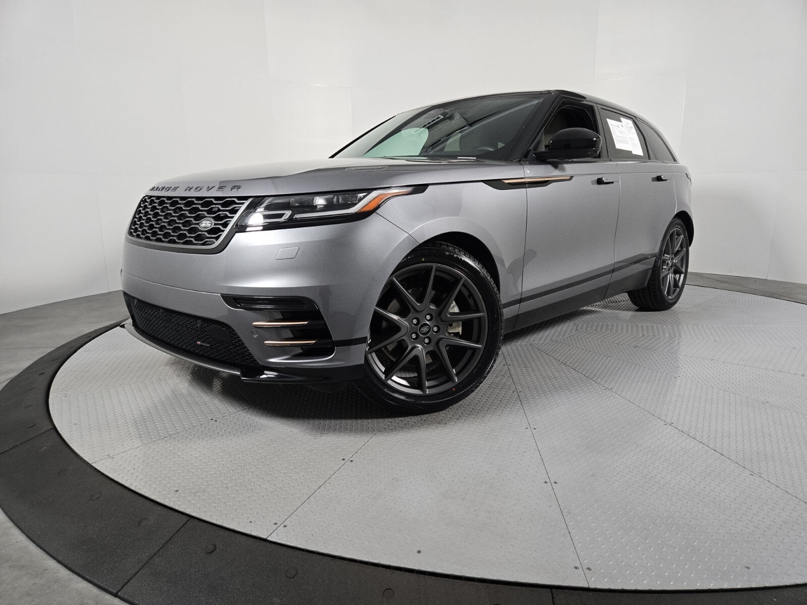2023 Land Rover Range Rover Velar S's photo