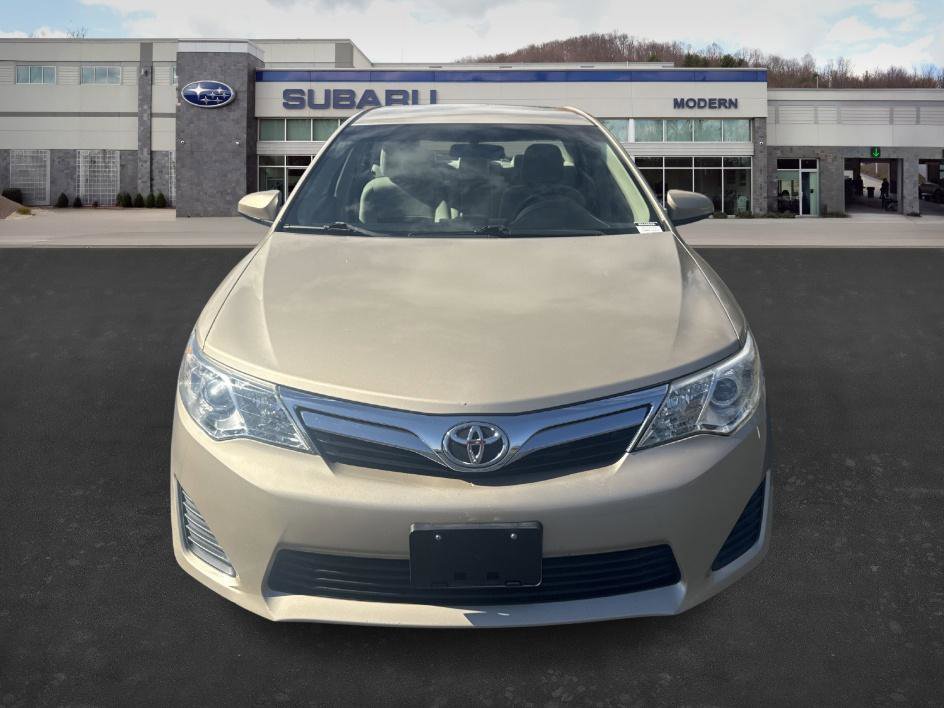 2012 Toyota Camry photo 2