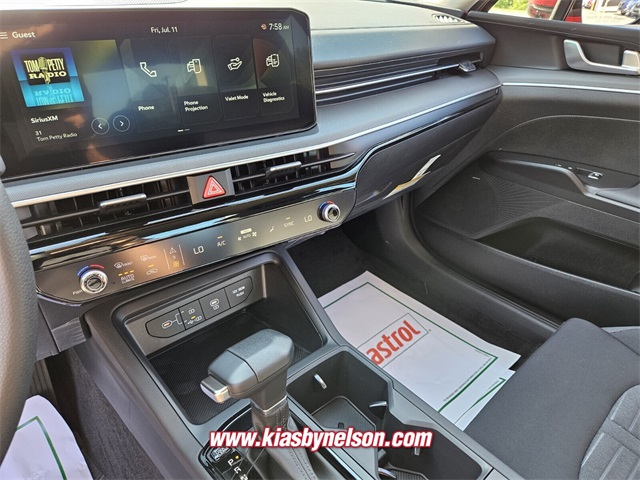 2025 Kia K5 LXS photo 8