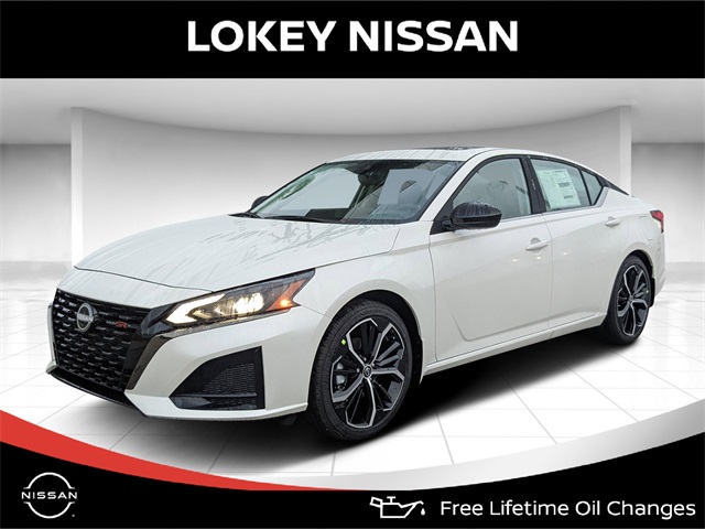 2025 Nissan Altima SR's photo