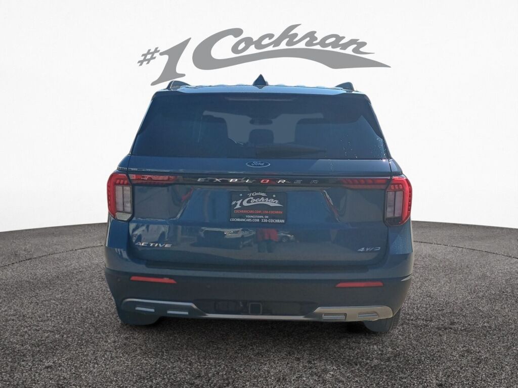 2025 Ford Explorer photo 6