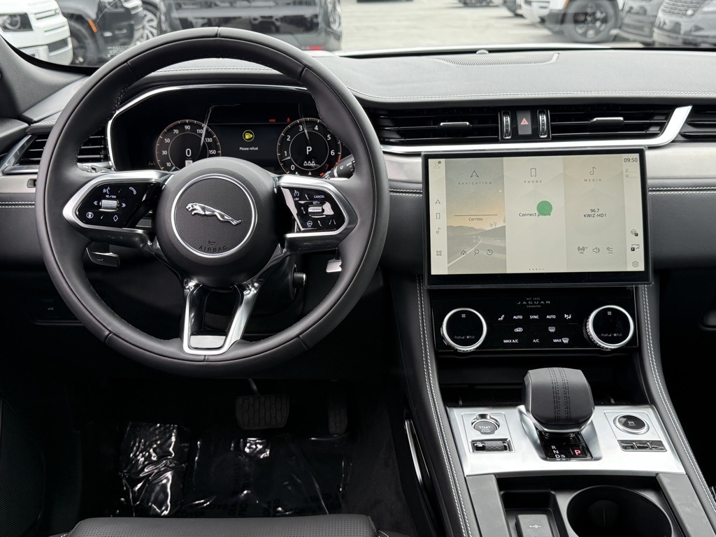 2026 Jaguar F-PACE P250 R-Dynamic S photo 18
