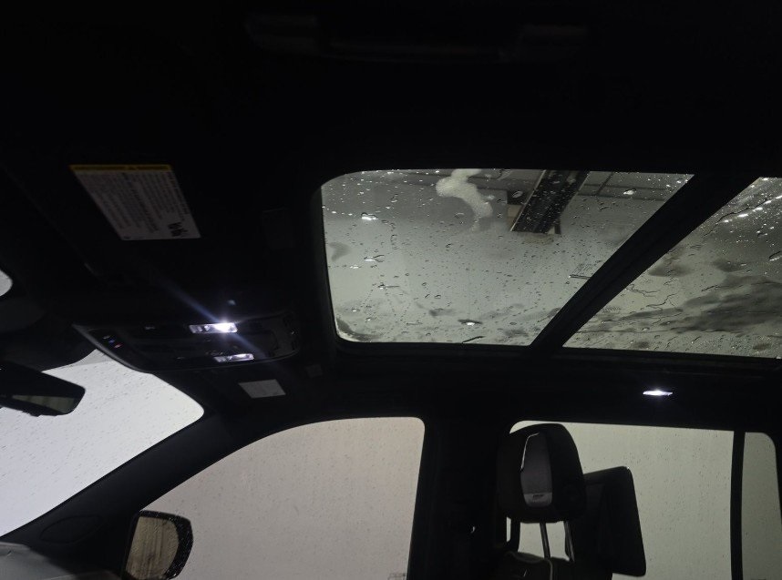 2025 GMC YUKON XL - Image 4