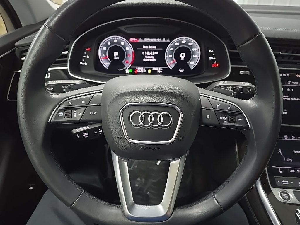 2023 Audi Q7 55 Premium photo 18