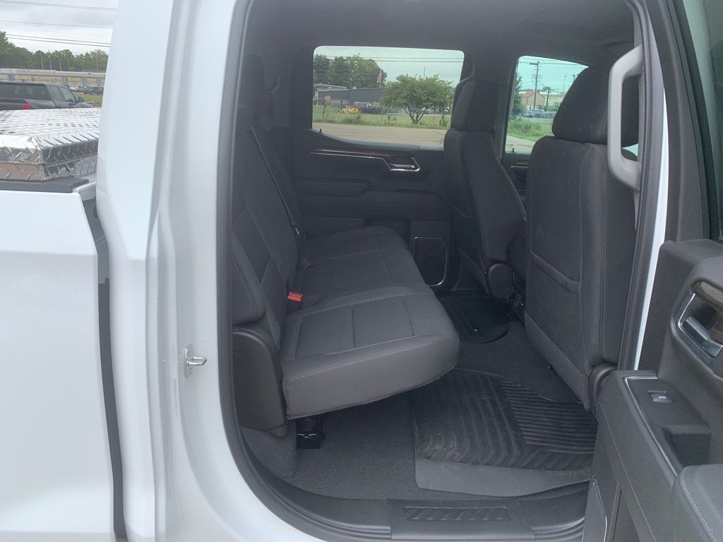 2024 Chevrolet Silverado 1500 LT photo 25