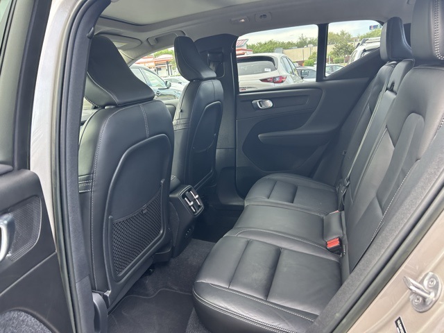2023 Volvo XC40 Plus photo 23
