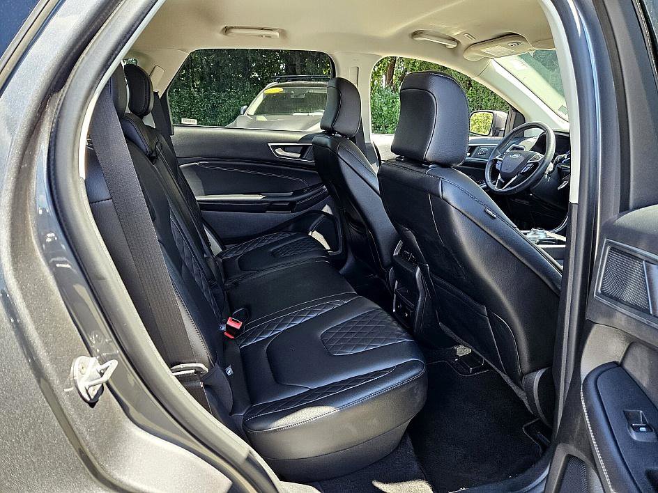 2024 Ford Edge Titanium photo 14