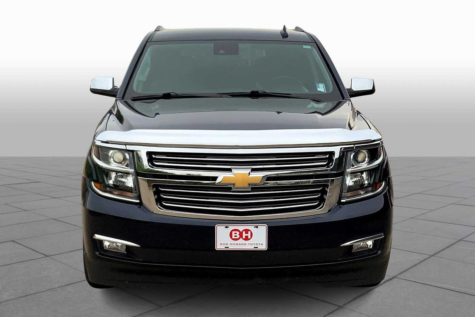 2020 Chevrolet Suburban Premier photo 3