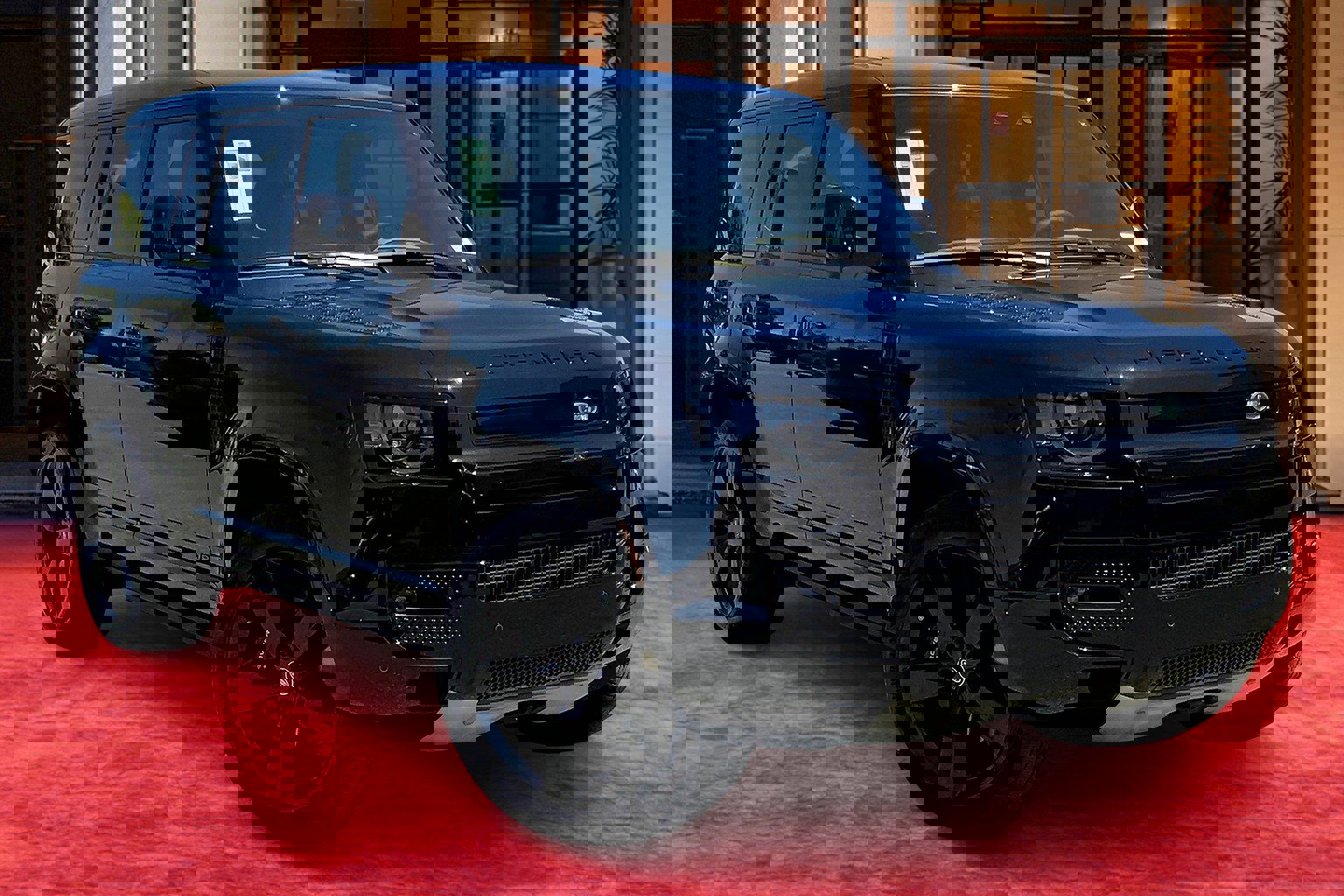 2025 Land Rover Defender 110 V8 photo 2