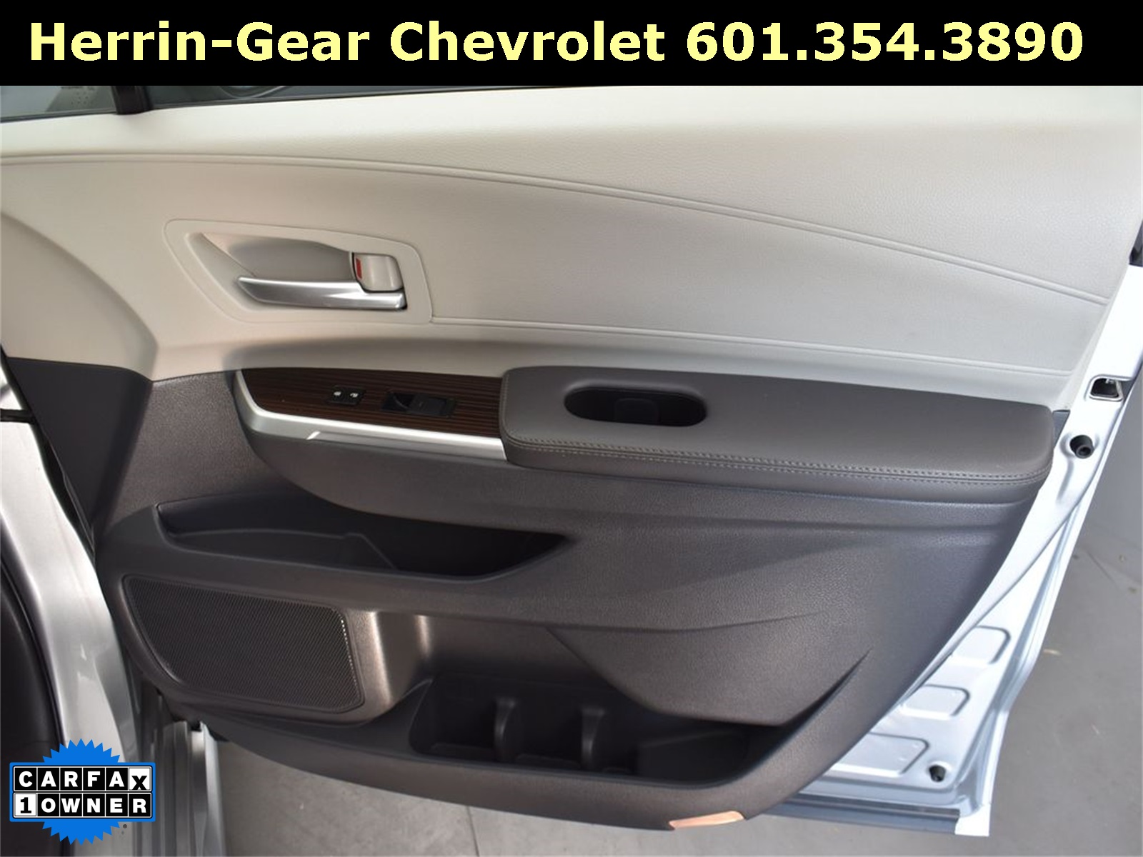 2023 Toyota Sienna XLE photo 22