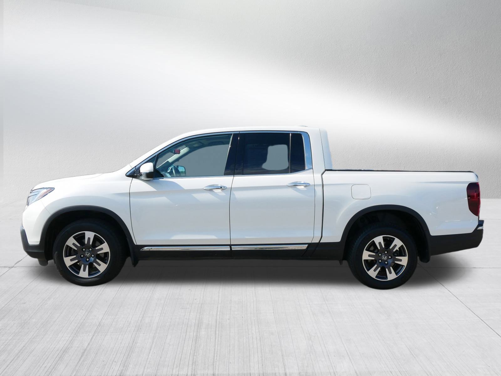 2017 Honda Ridgeline RTL-E photo 4