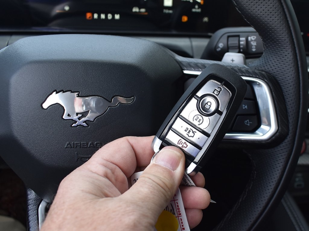 2025 Ford Mustang GT Premium photo 9