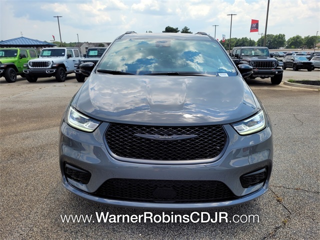 2025 Chrysler Pacifica Limited photo 2