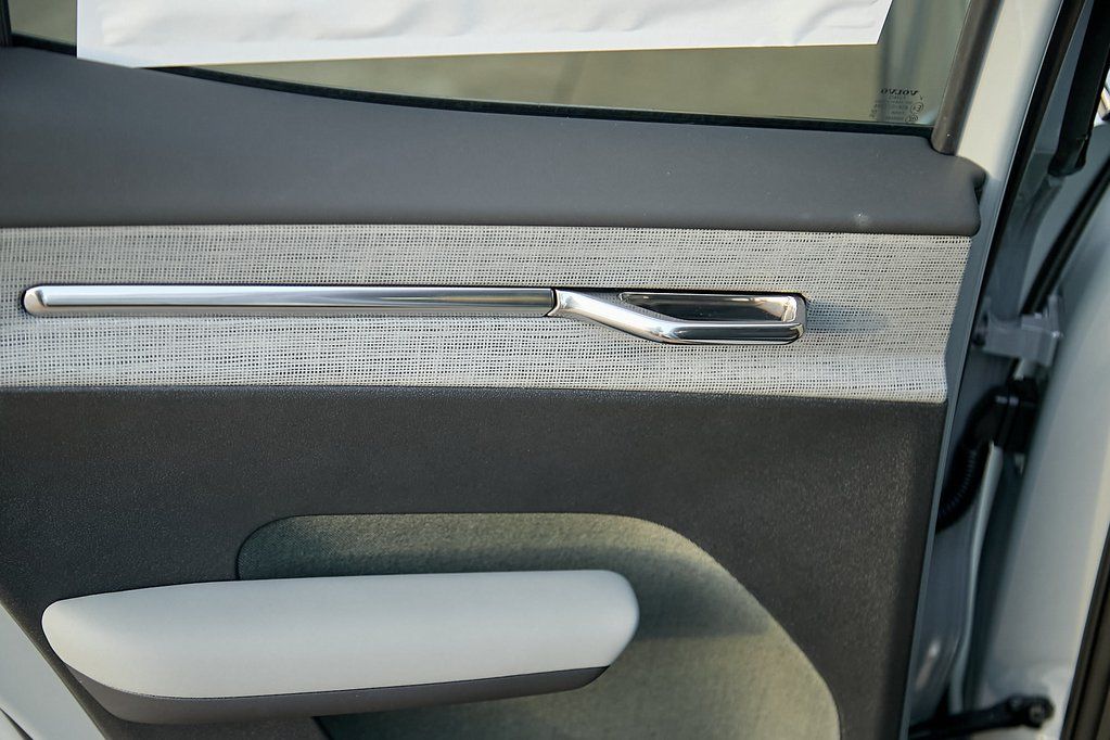 2026 VOLVO EX30 CC - Image 19