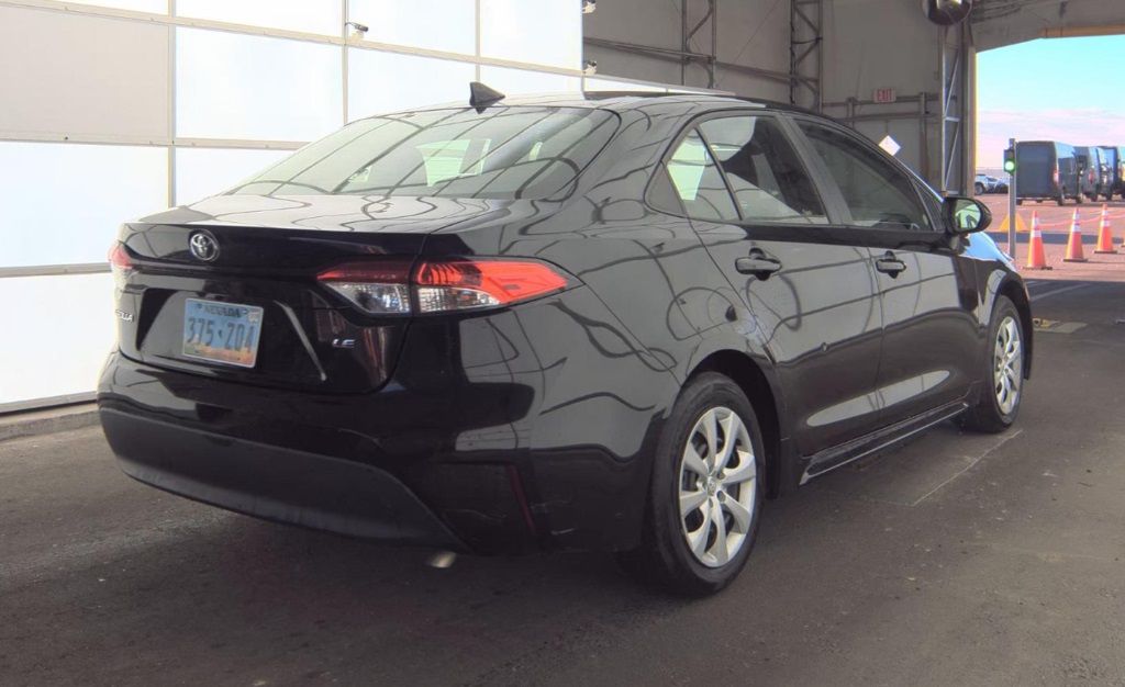 2024 Toyota Corolla LE photo 2