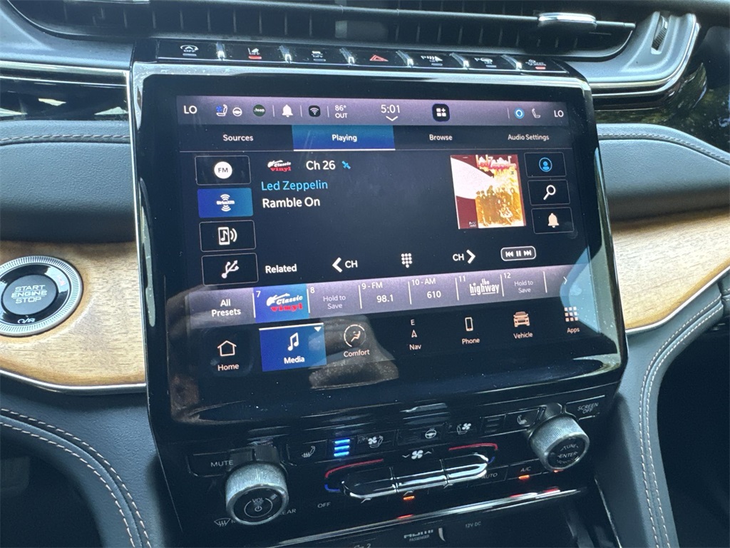 2023 Jeep Grand Cherokee Summit photo 16