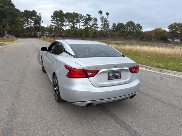 2018 Nissan Maxima SV photo 2