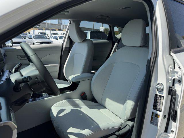 2026 Hyundai Kona SEL photo 28