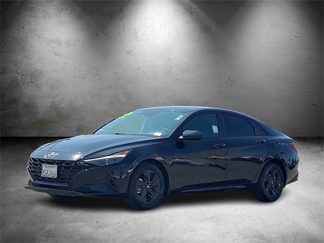 2023 Hyundai Elantra SEL photo 5