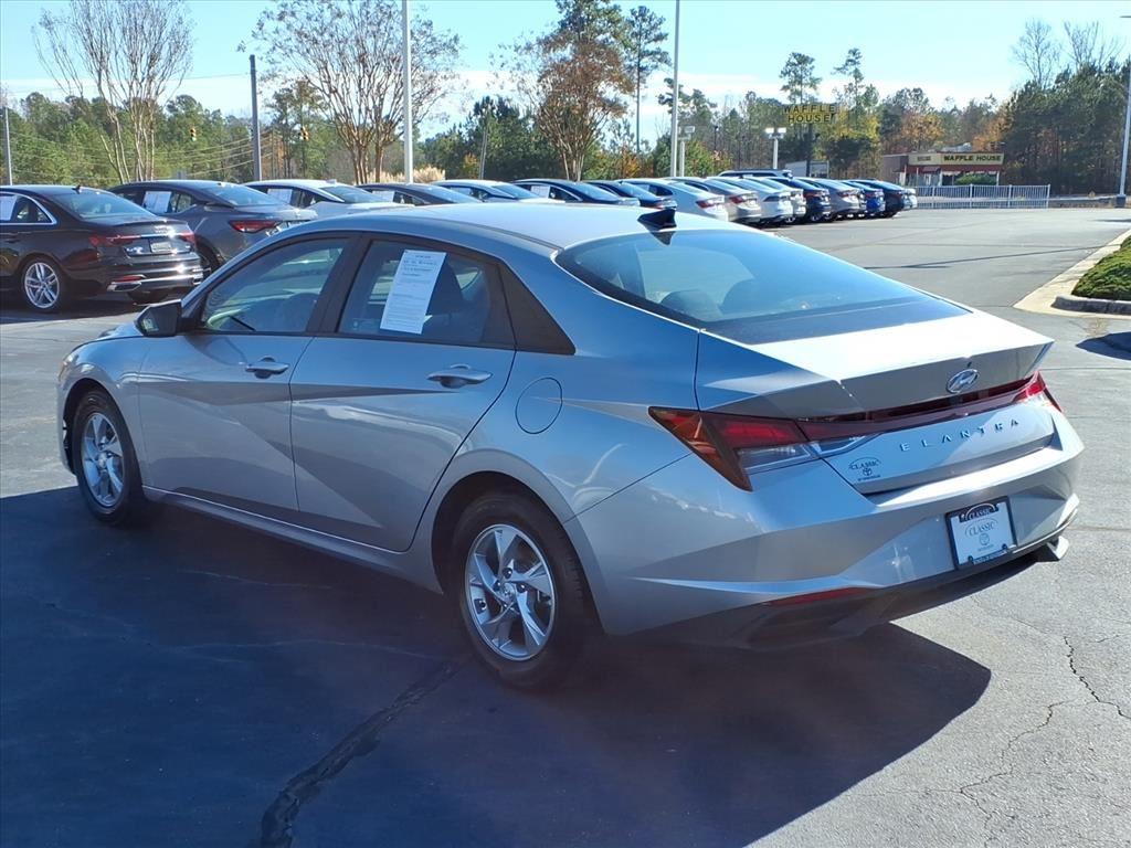2023 Hyundai Elantra SE photo 3