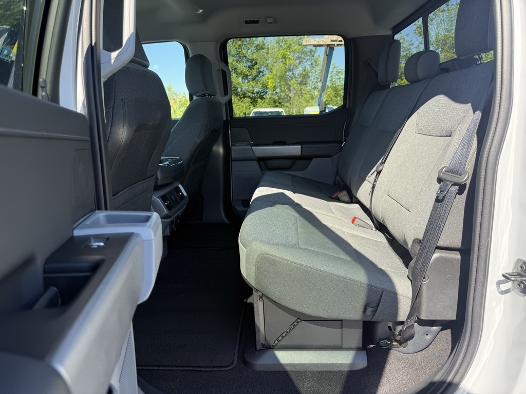 2025 Ford F-150 XLT photo 13