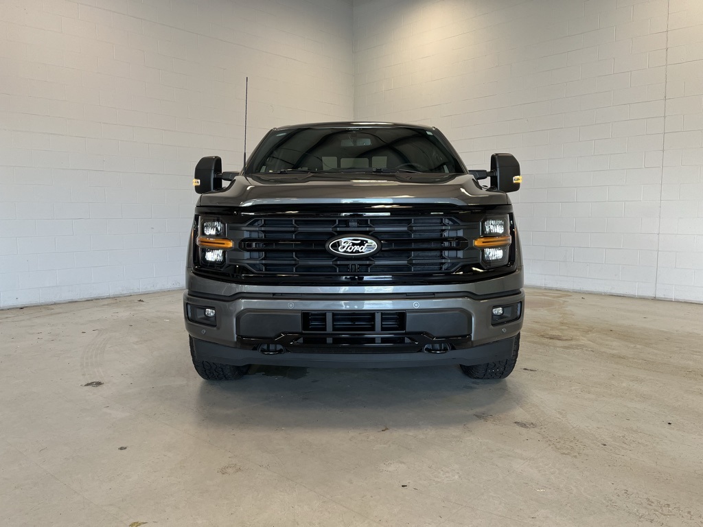 2025 Ford F-150 XLT photo 2