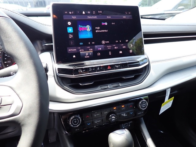 2025 Jeep Compass Limited photo 16
