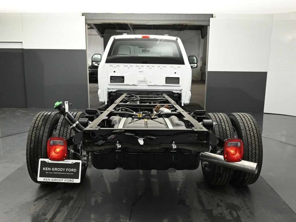 2025 Ford F-550 Chassis XL