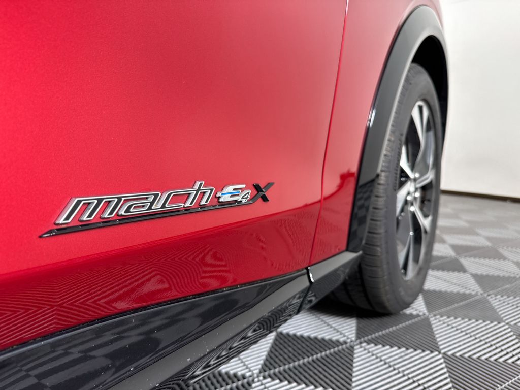 2021 Ford Mustang Mach-E Premium photo 4