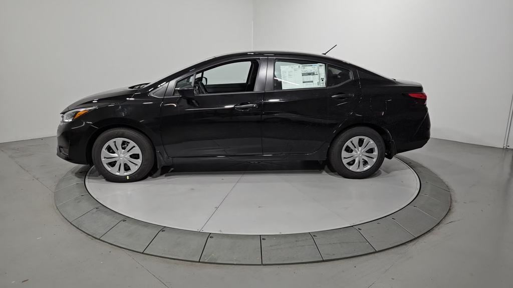 2025 Nissan Versa 1.6 S photo 2
