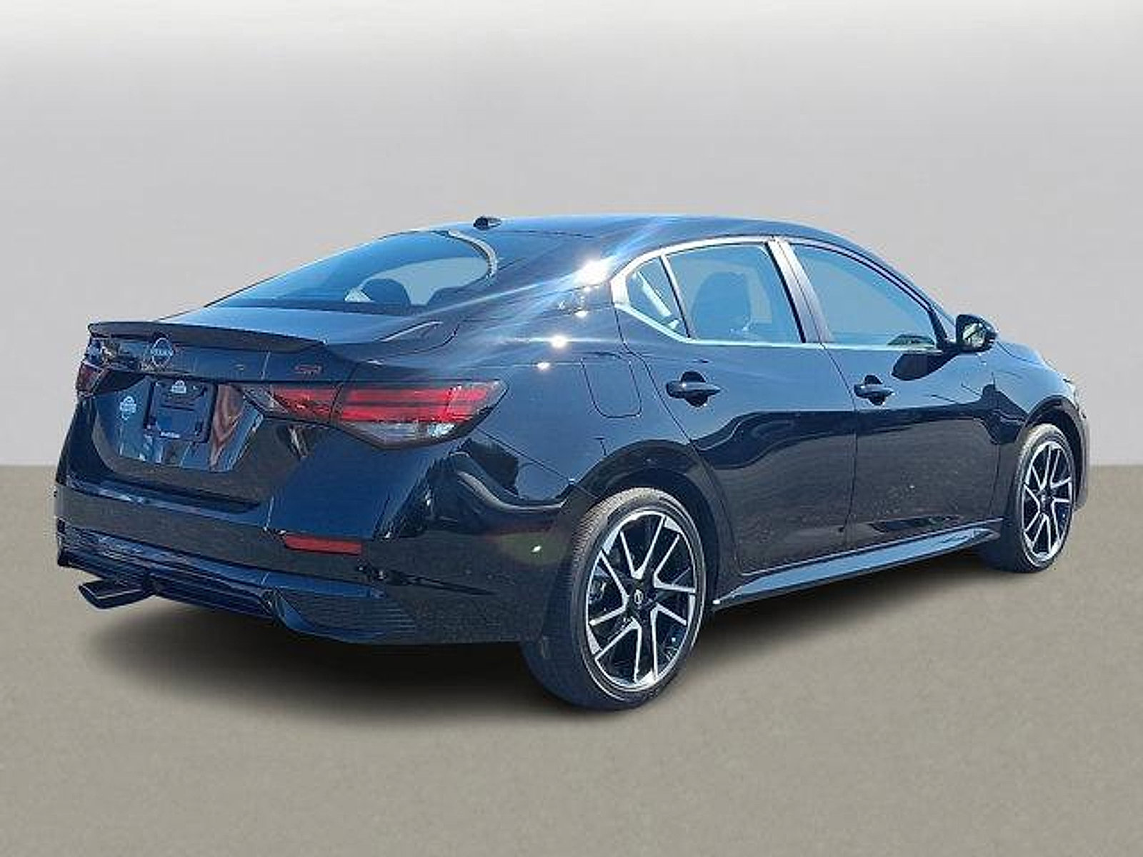 2025 Nissan Sentra SR photo 3