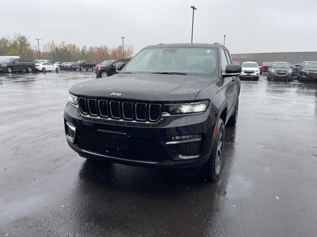 2025 Jeep Grand Cherokee Limited photo 2