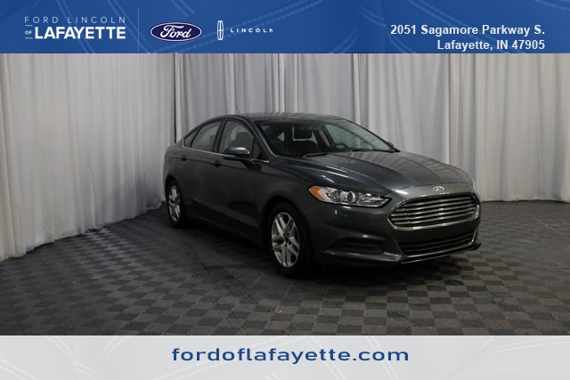 2016 Ford Fusion SE's photo