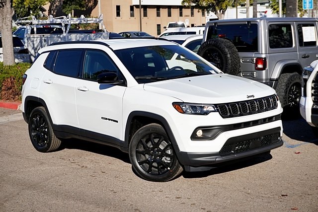 New 2026 Bright White Clear-Coat Exterior Paint Jeep Latitude image 3