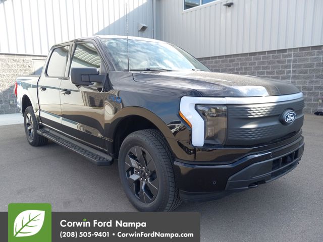 2025 Ford F-150 Lightning Flash's photo