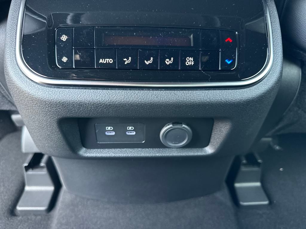 2025 Nissan Armada SL photo 18